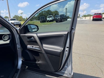 2017 Toyota RAV4 SE