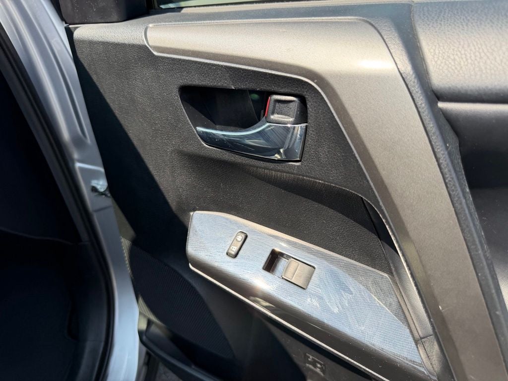 2017 Toyota RAV4 SE