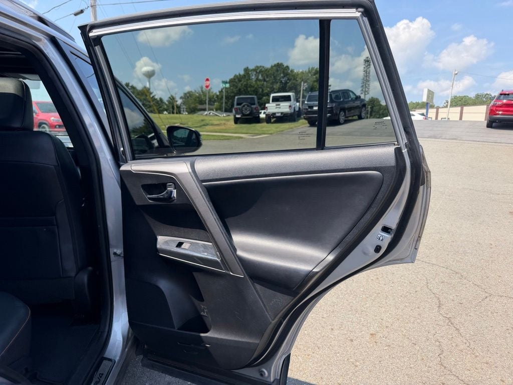 2017 Toyota RAV4 SE