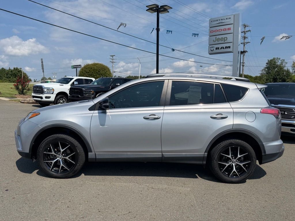 2017 Toyota RAV4 SE