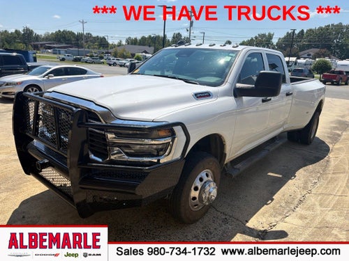 2025 RAM 3500 Tradesman Crew Cab 4x4 8' Box