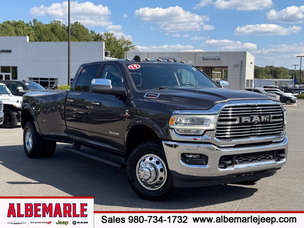 2019 RAM 3500 Laramie Crew Cab 4x4 8' Box