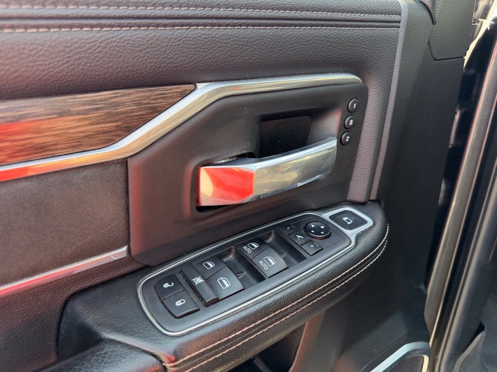 2019 RAM 3500 Laramie Crew Cab 4x4 8' Box