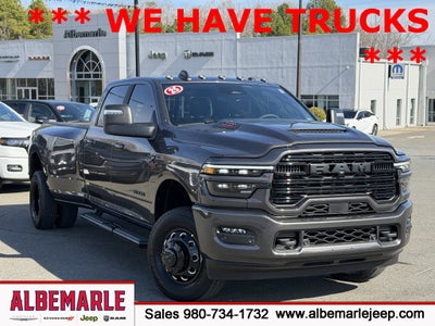 2025 RAM 3500 Laramie Crew Cab 4x4 8' Box