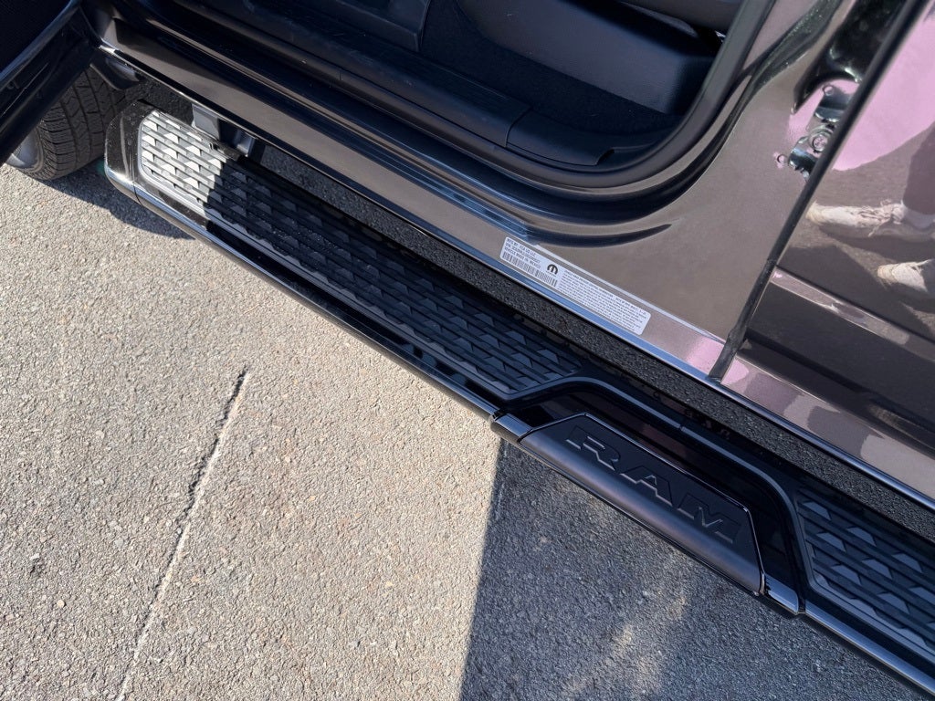 2025 RAM 3500 Laramie Crew Cab 4x4 8' Box