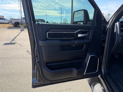 2025 RAM 3500 Laramie Crew Cab 4x4 8' Box