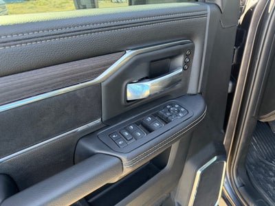 2025 RAM 3500 Laramie Crew Cab 4x4 8' Box