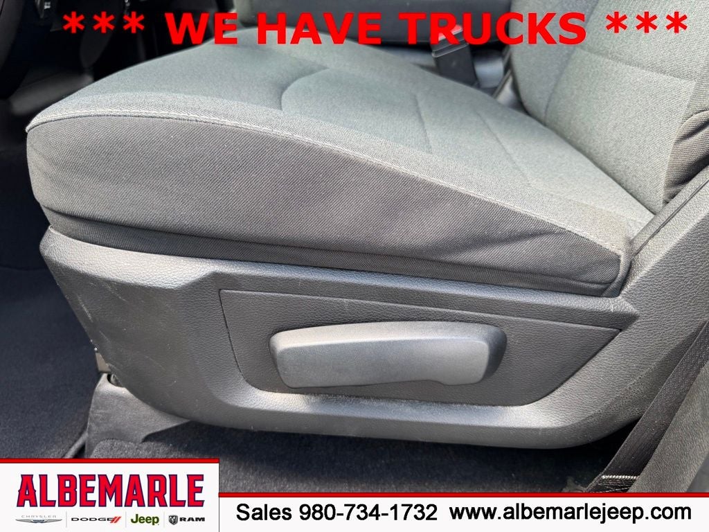2022 RAM 1500 Classic Tradesman Crew Cab 4x2 5'7' Box