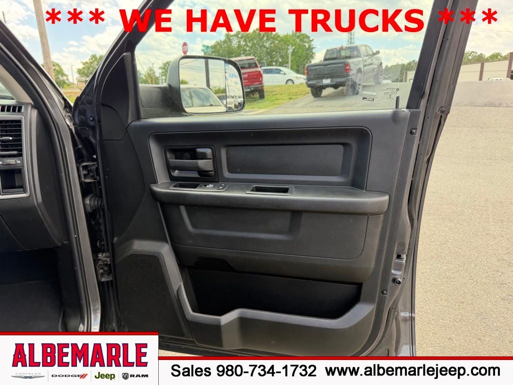 2022 RAM 1500 Classic Tradesman Crew Cab 4x2 5'7' Box