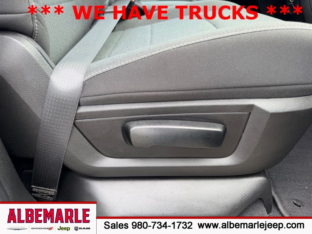 2022 RAM 1500 Classic Tradesman Crew Cab 4x2 5'7' Box