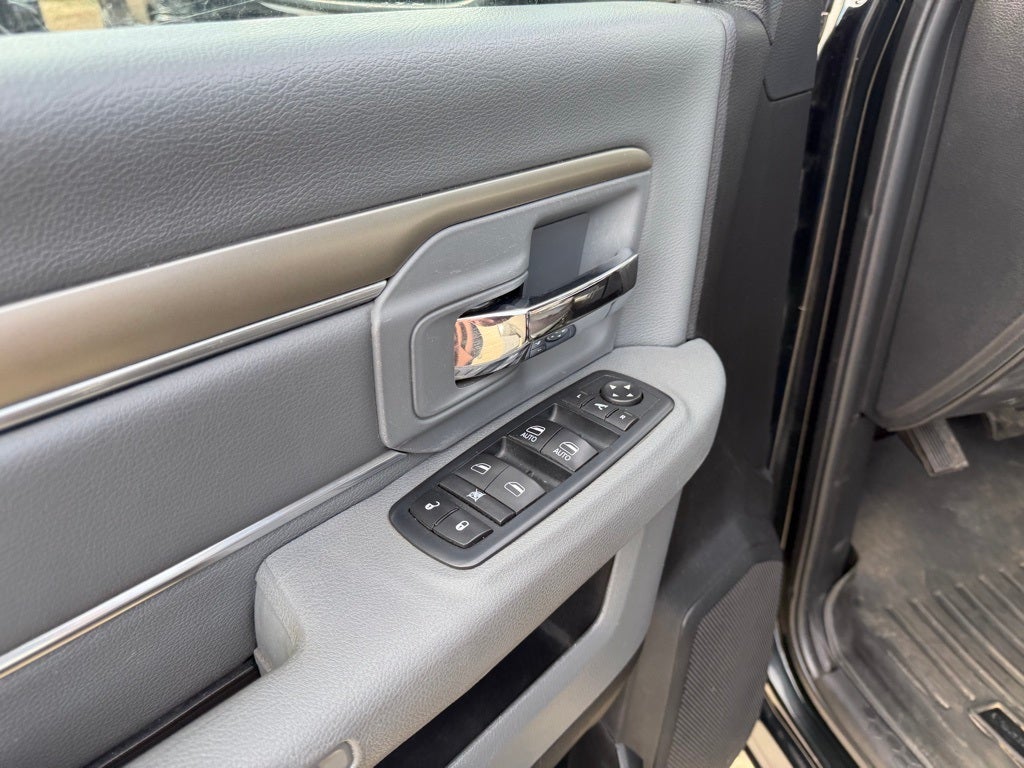 2017 RAM 1500 Big Horn Crew Cab 4x4 5'7' Box