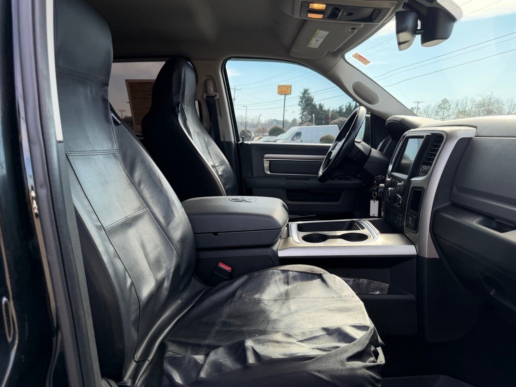 2017 RAM 1500 Big Horn Crew Cab 4x4 5'7' Box