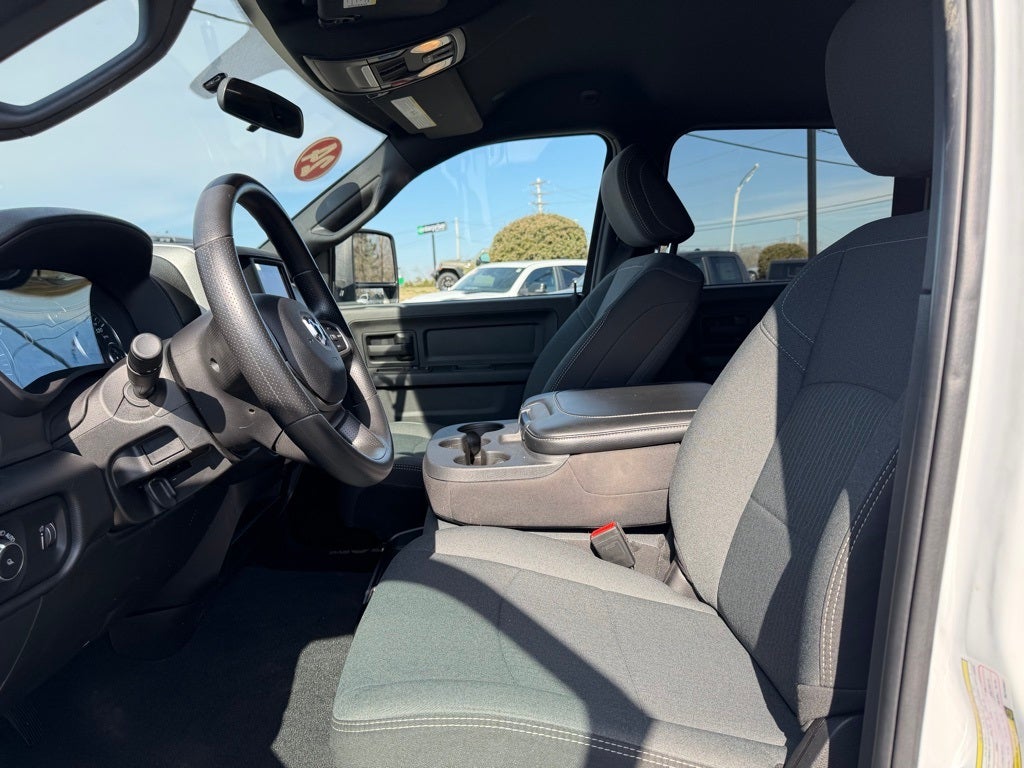 2024 RAM 2500 Tradesman Crew Cab 4x4 6'4' Box