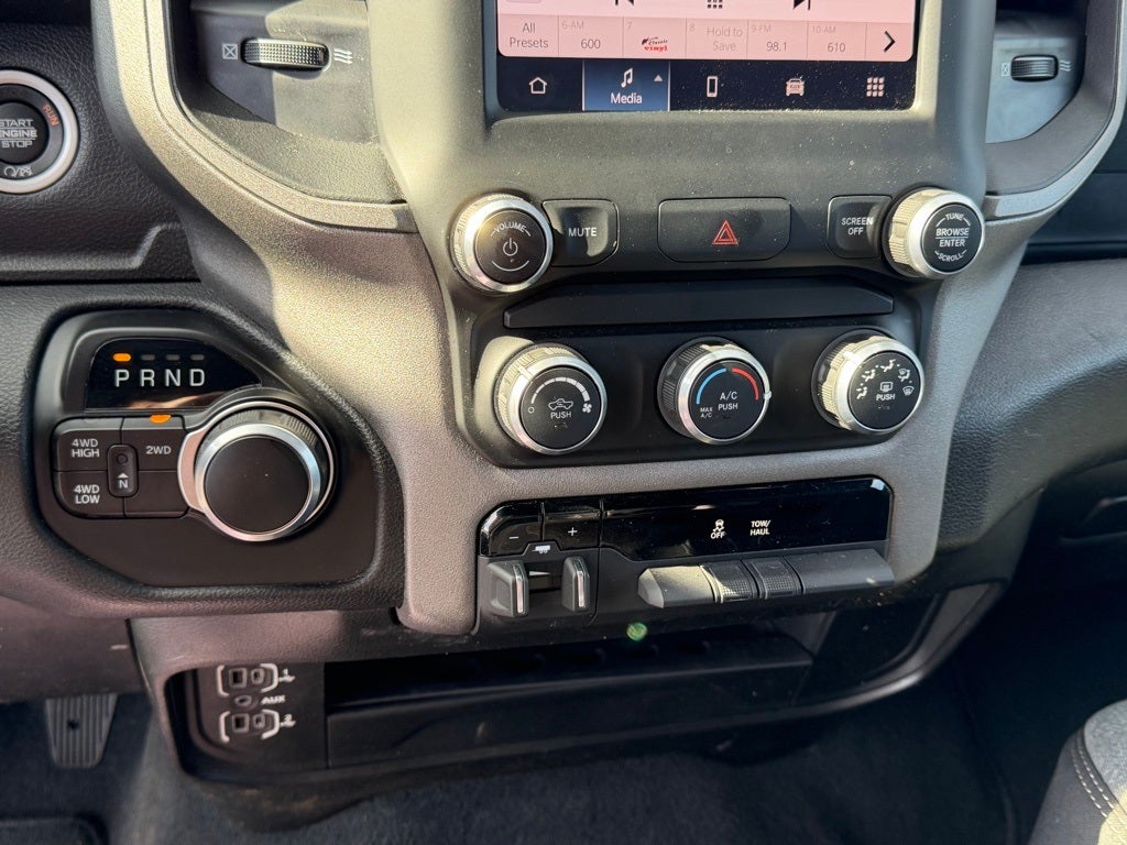 2024 RAM 2500 Tradesman Crew Cab 4x4 6'4' Box