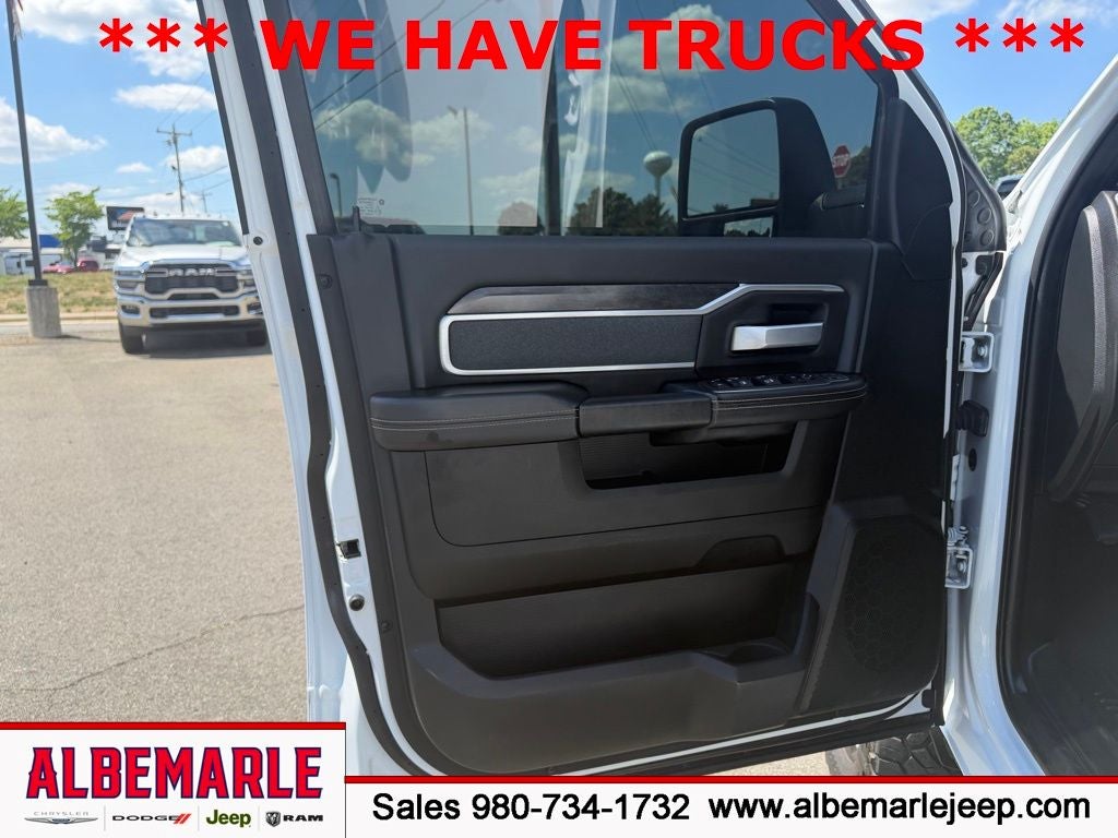 2023 RAM 2500 Big Horn Crew Cab 4x4 6'4' Box
