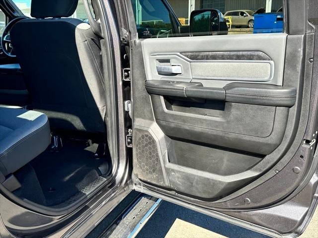 2021 RAM 2500 Big Horn Crew Cab 4x4 8' Box
