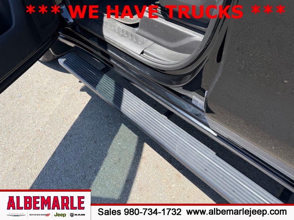 2023 Chevrolet Silverado 1500 2WD Crew Cab Short Bed Custom