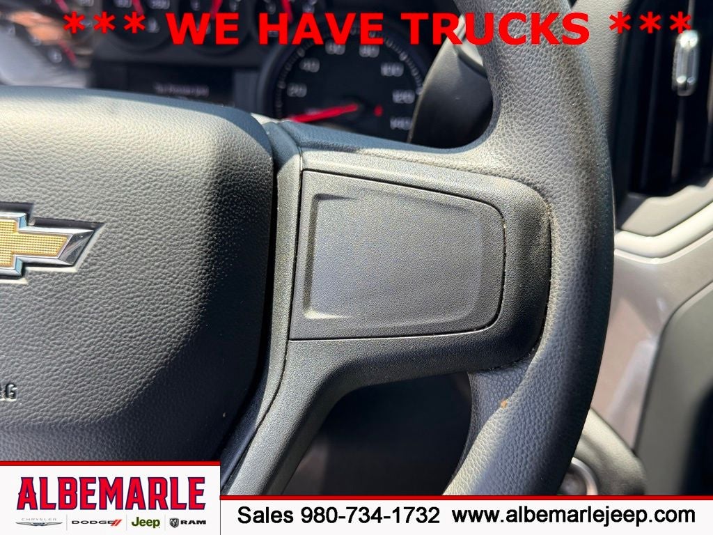 2023 Chevrolet Silverado 1500 2WD Crew Cab Short Bed Custom