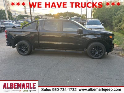 2023 Chevrolet Silverado 1500 2WD Crew Cab Short Bed Custom