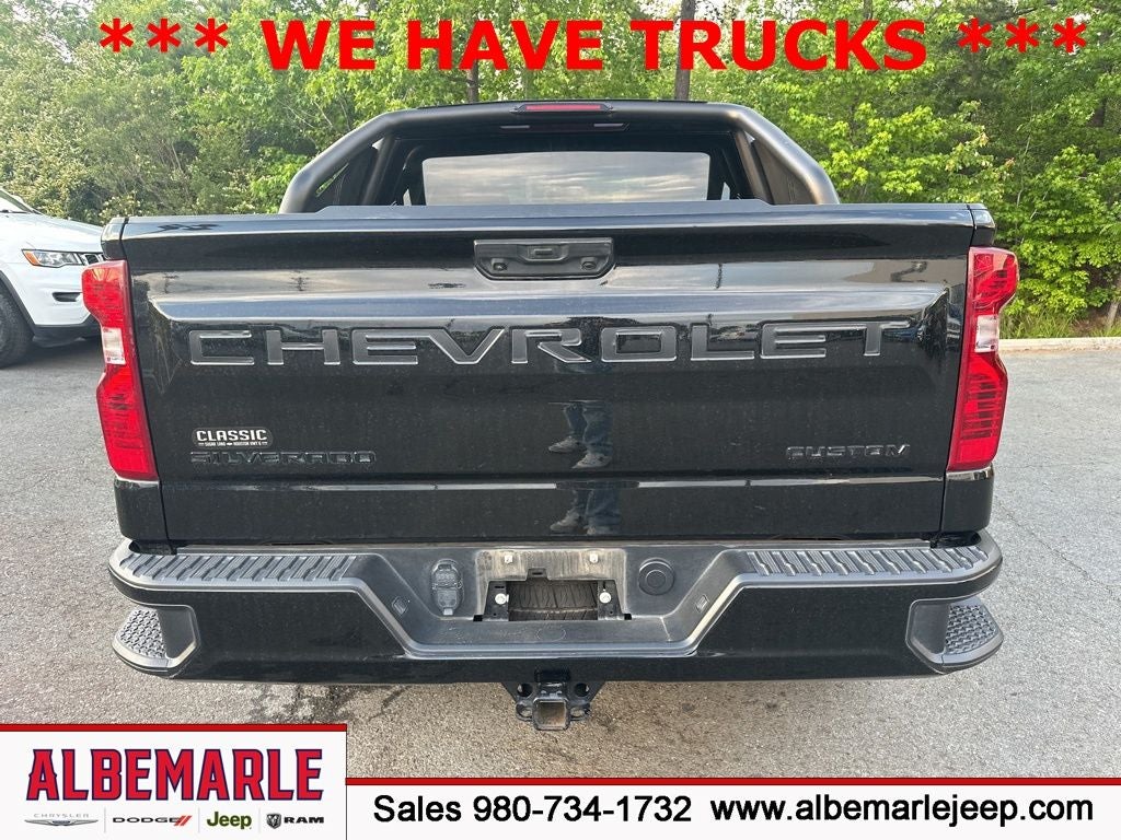 2023 Chevrolet Silverado 1500 2WD Crew Cab Short Bed Custom