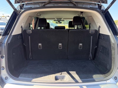 2025 Nissan Pathfinder SL FWD