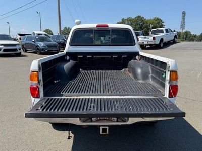 2004 Toyota Tacoma Base V6