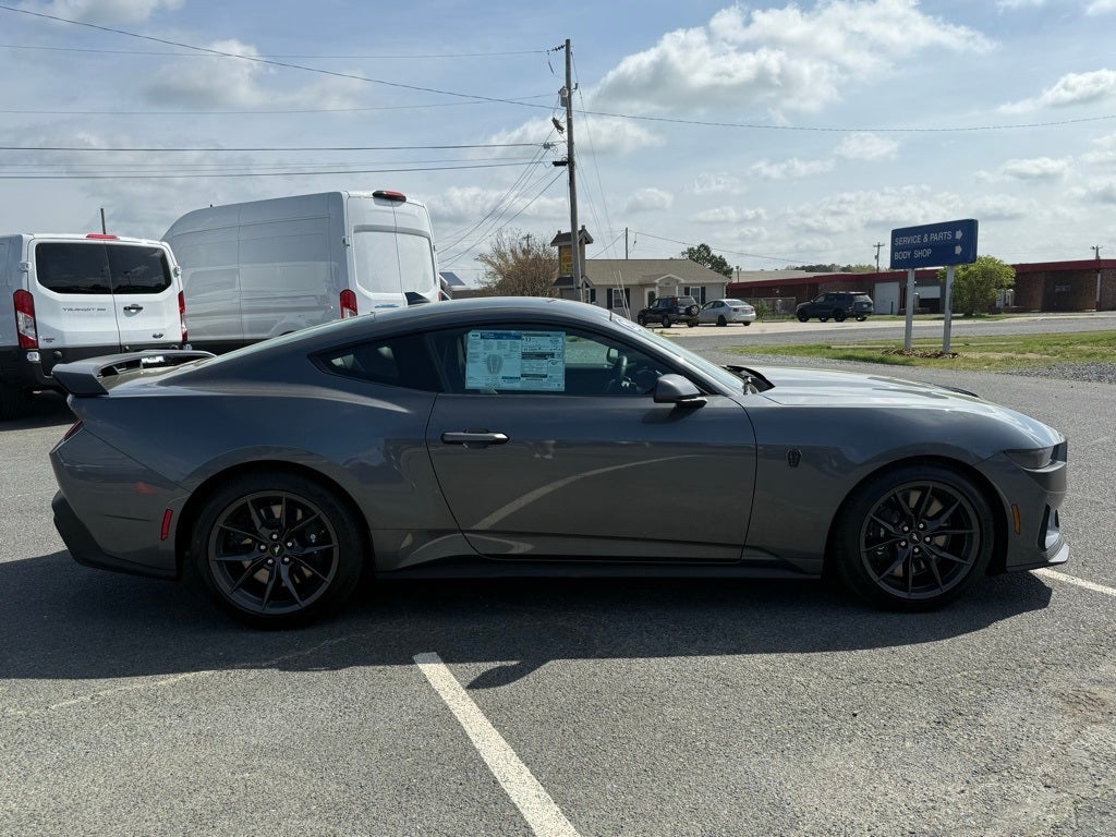 2025 Ford Mustang Dark Horse
