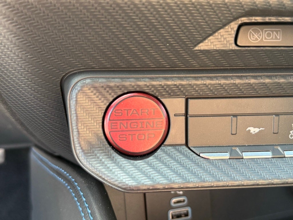 2025 Ford Mustang Dark Horse