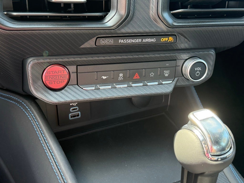 2025 Ford Mustang Dark Horse