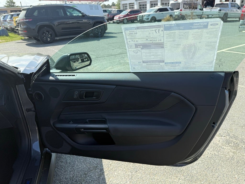 2025 Ford Mustang Dark Horse