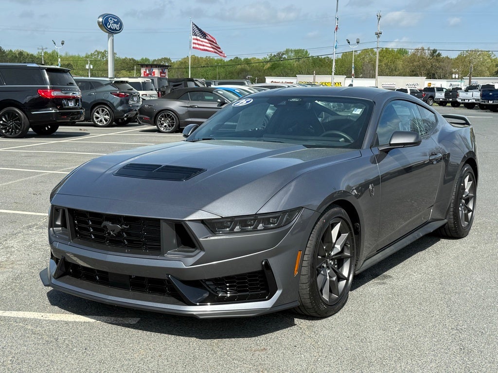 2025 Ford Mustang Dark Horse
