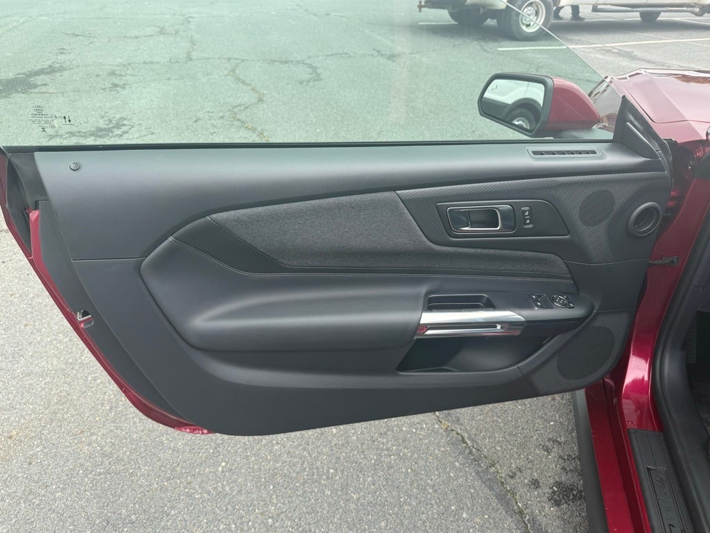 2025 Ford Mustang EcoBoost