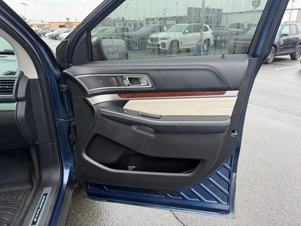 2017 Ford Explorer Platinum