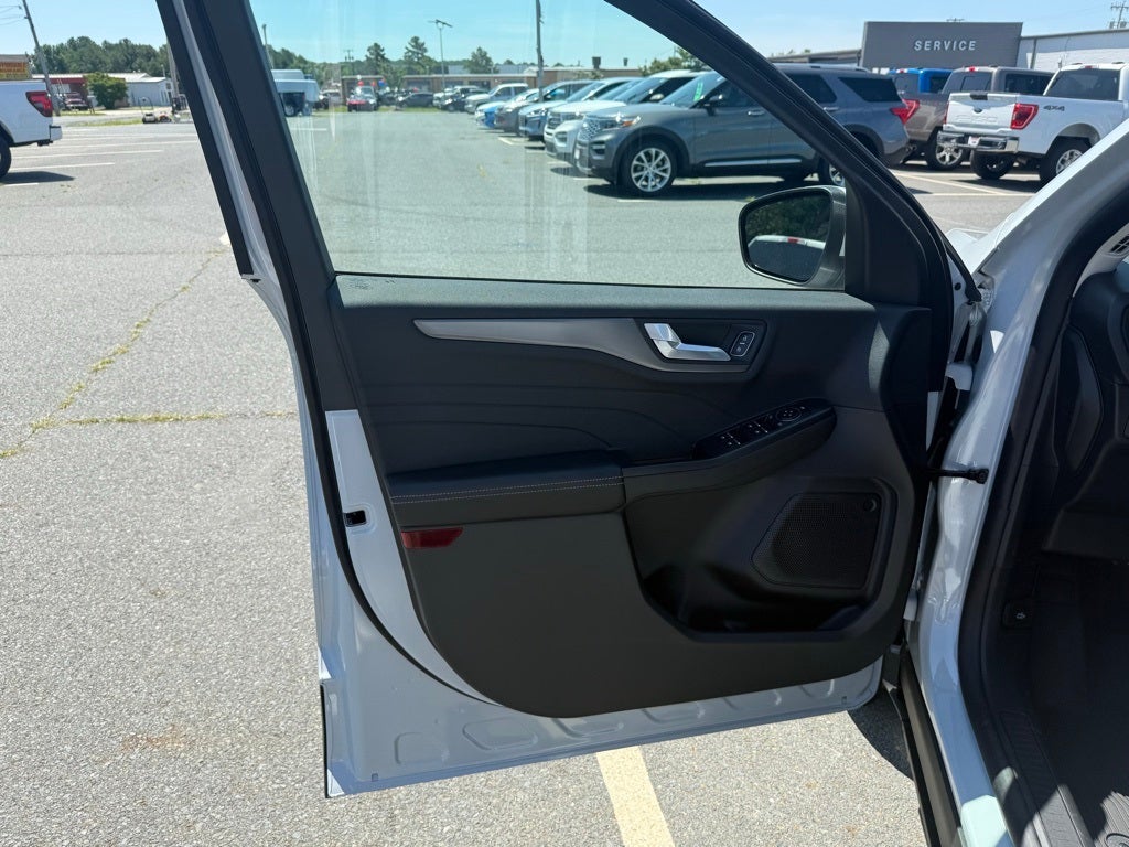 2025 Ford Escape Plug-In Hybrid Base