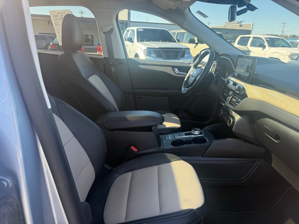 2022 Ford Escape Titanium