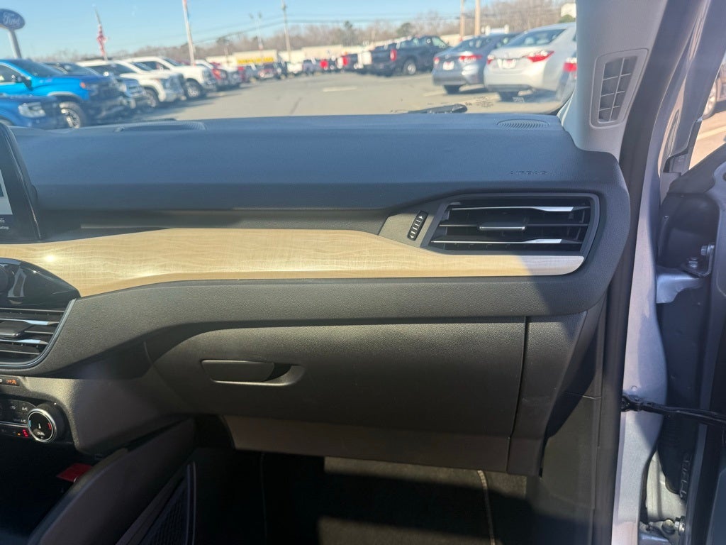 2022 Ford Escape Titanium