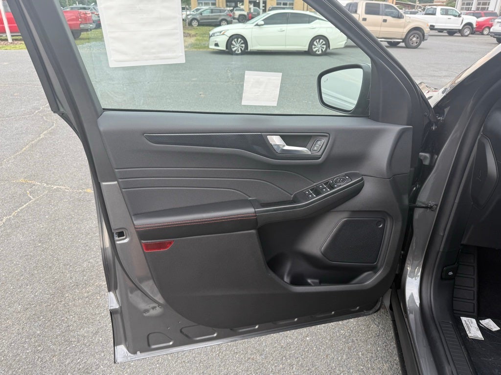 2025 Ford Escape Hybrid ST-Line Select