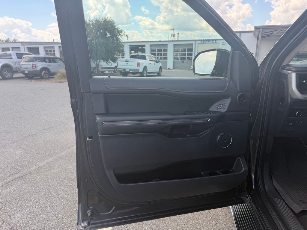 2023 Ford Expedition Max XLT
