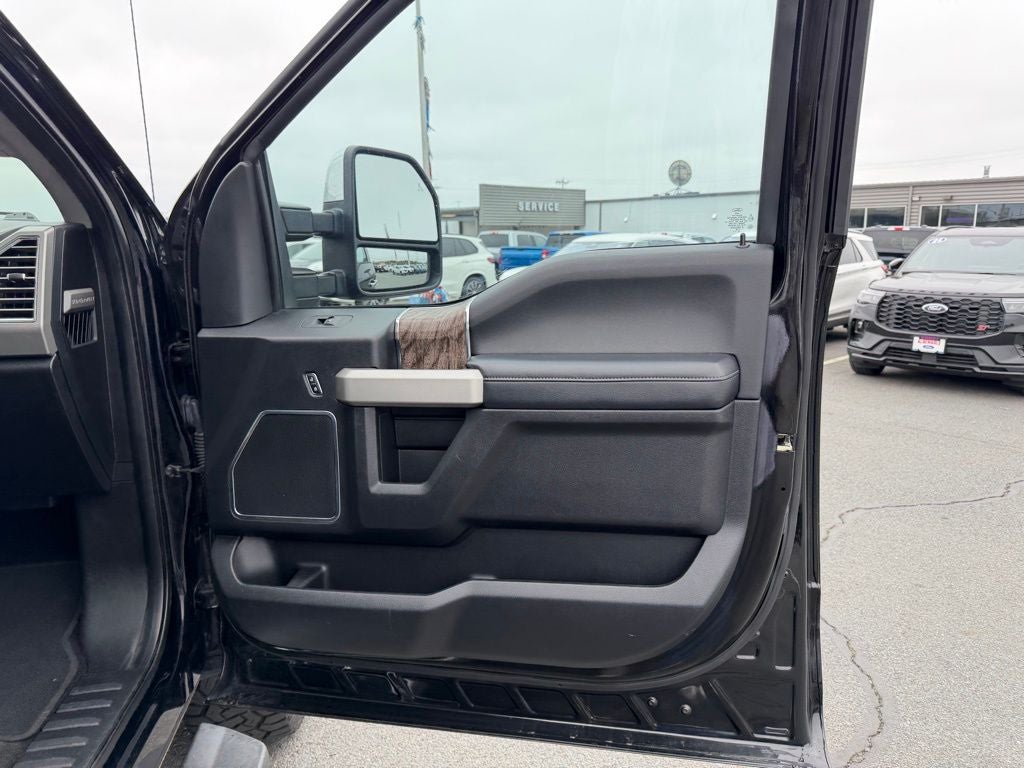 2017 Ford F-250SD Lariat