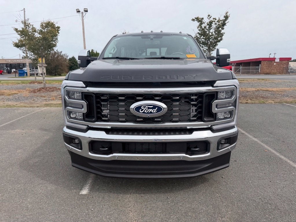 2027 Ford F-350SD Lariat DRW