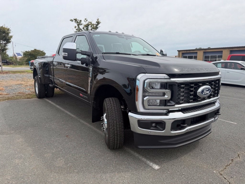 2027 Ford F-350SD Lariat DRW