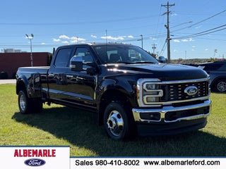 2027 Ford F-350SD Lariat DRW