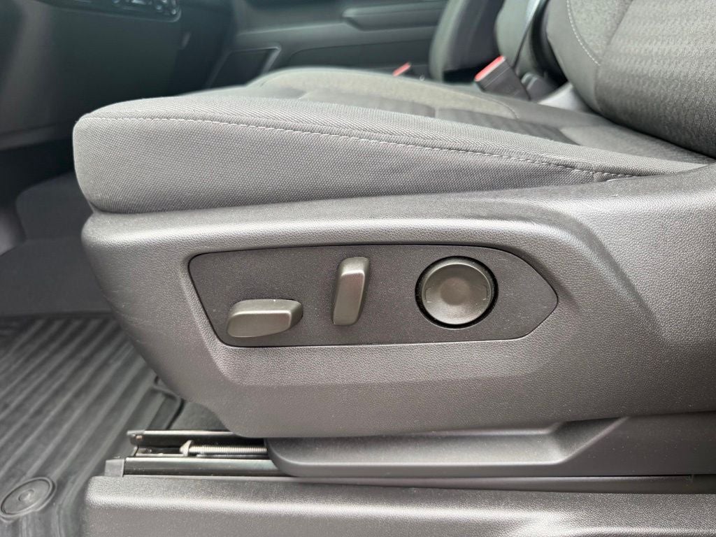 2026 Chevrolet Silverado 1500 LT LT1