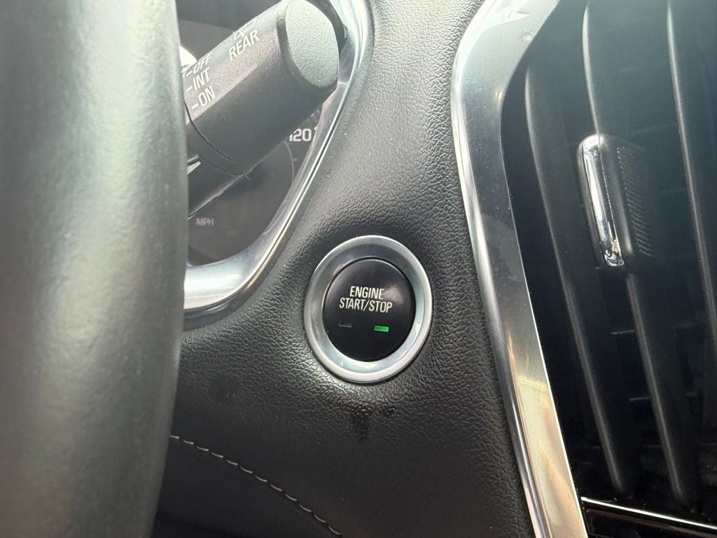 2022 Chevrolet Traverse LT Leather