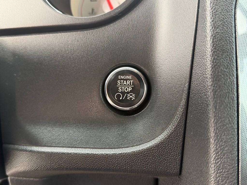 2013 Dodge Challenger SXT