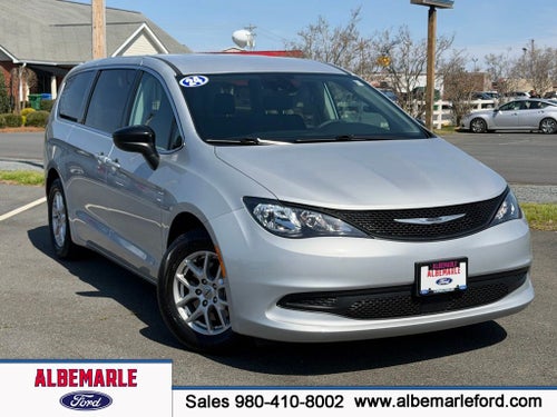 2024 Chrysler Voyager LX