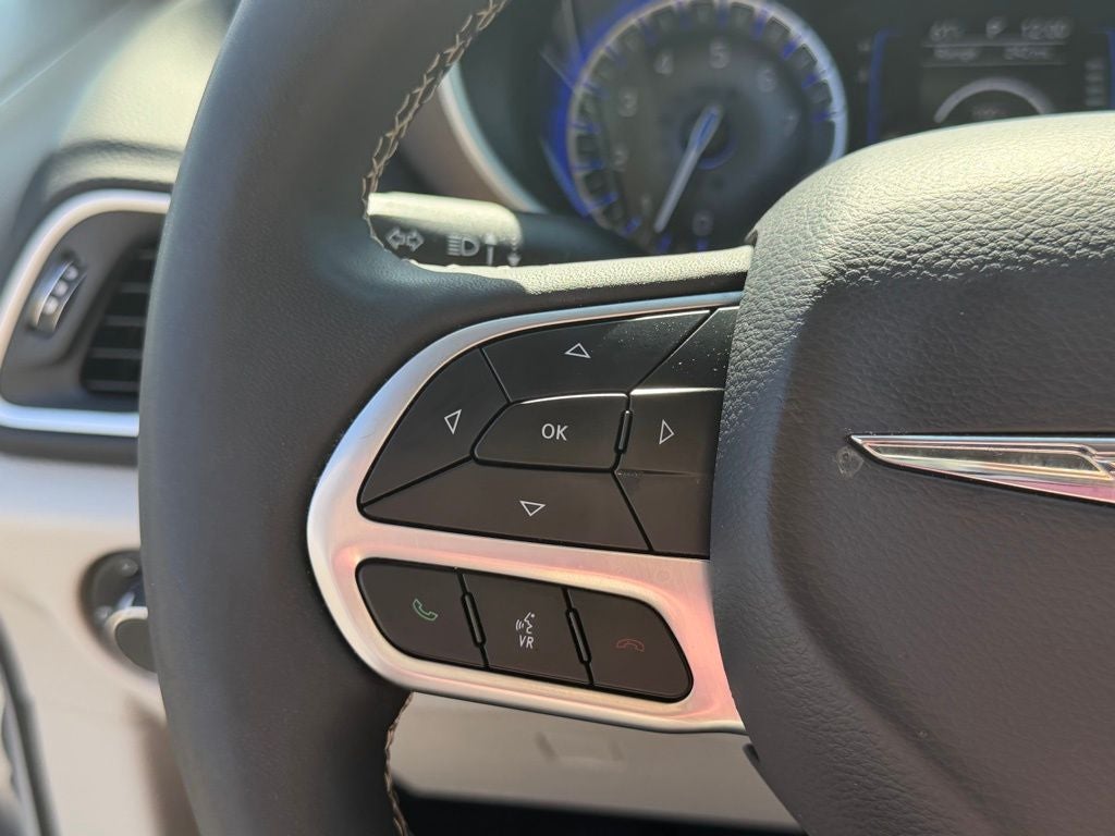 2024 Chrysler Voyager LX