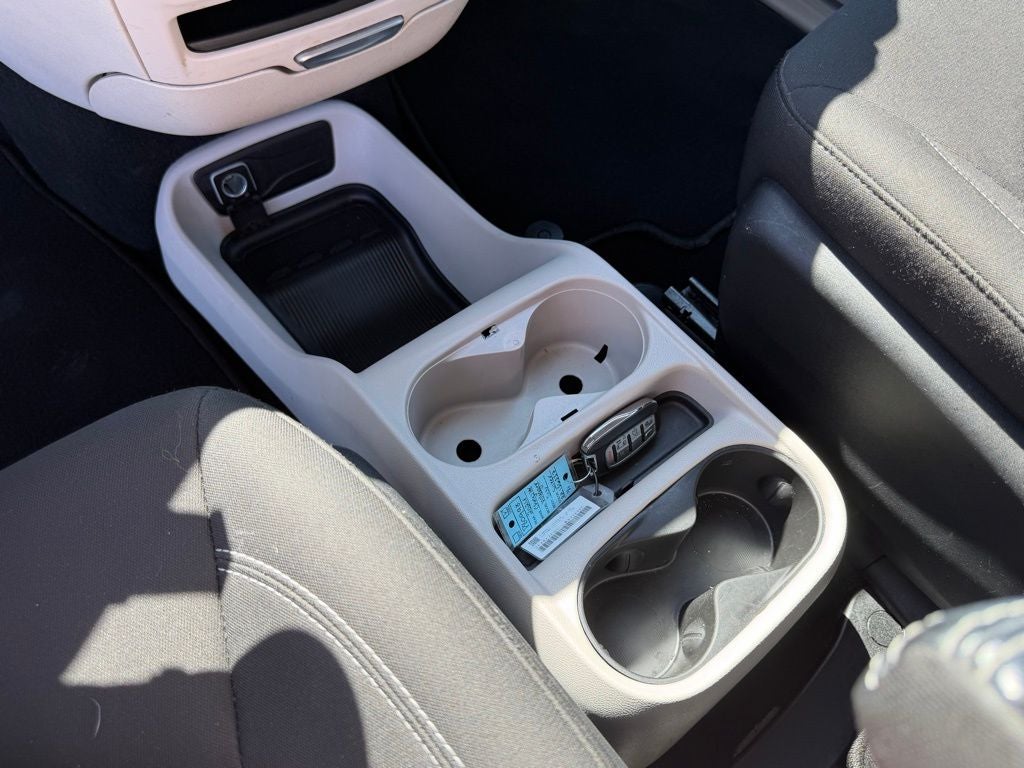 2024 Chrysler Voyager LX