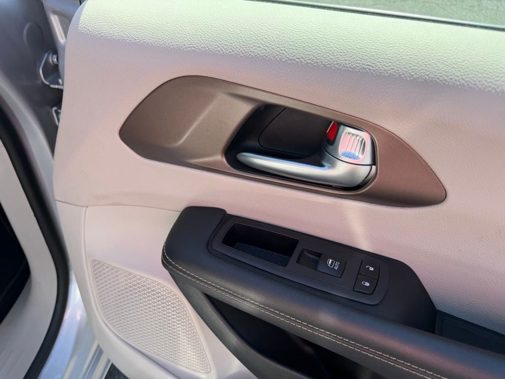 2024 Chrysler Voyager LX