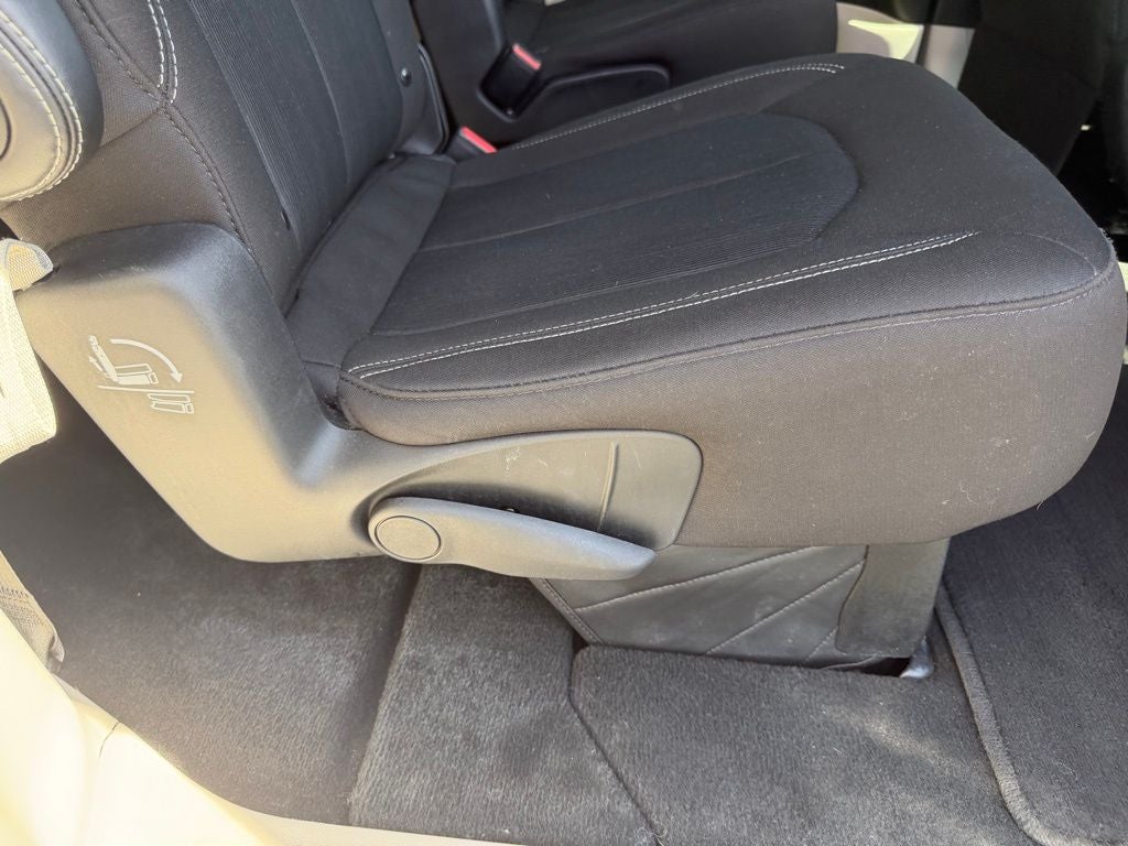 2024 Chrysler Voyager LX